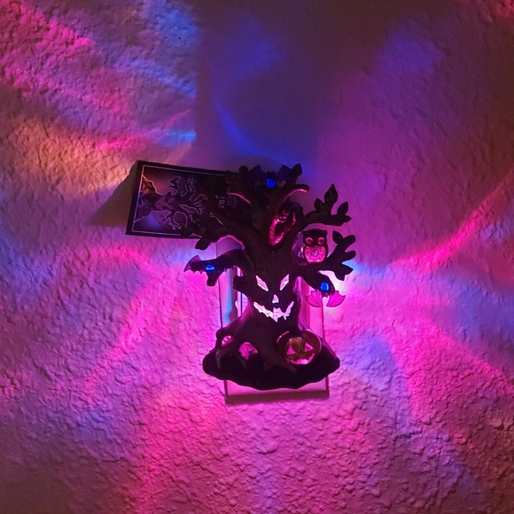 Halloween Tree Wallflower - Picture 3 of 3